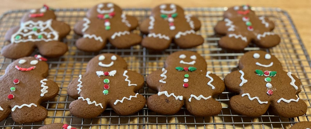 Gingerbread people on a cooling rack